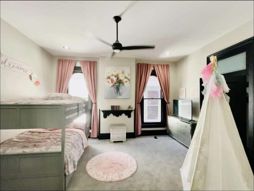 | Downtown 5,000 Sq Ft Historic Fletcher Place Home Sleeps 22!