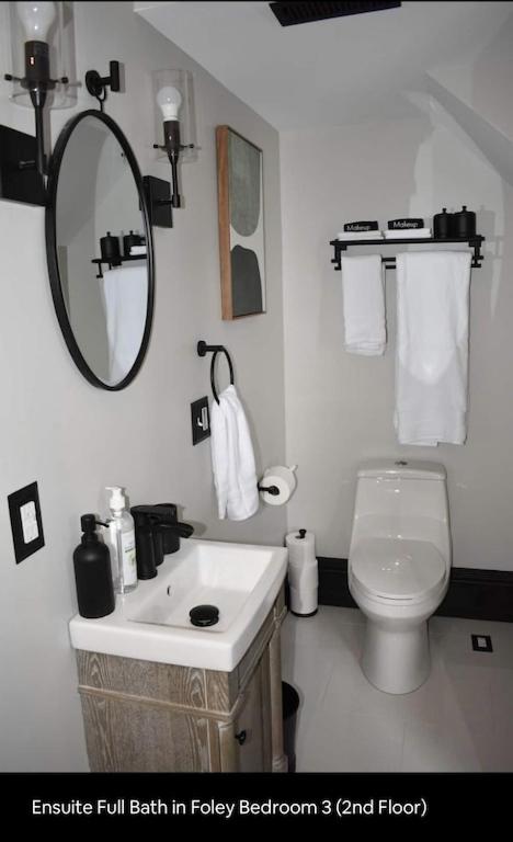 | Downtown 5,000 Sq Ft Historic Fletcher Place Home Sleeps 22!
