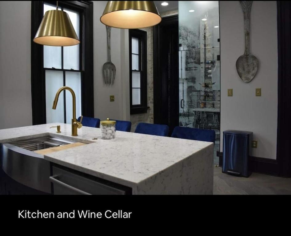 | Downtown 5,000 Sq Ft Historic Fletcher Place Home Sleeps 22!