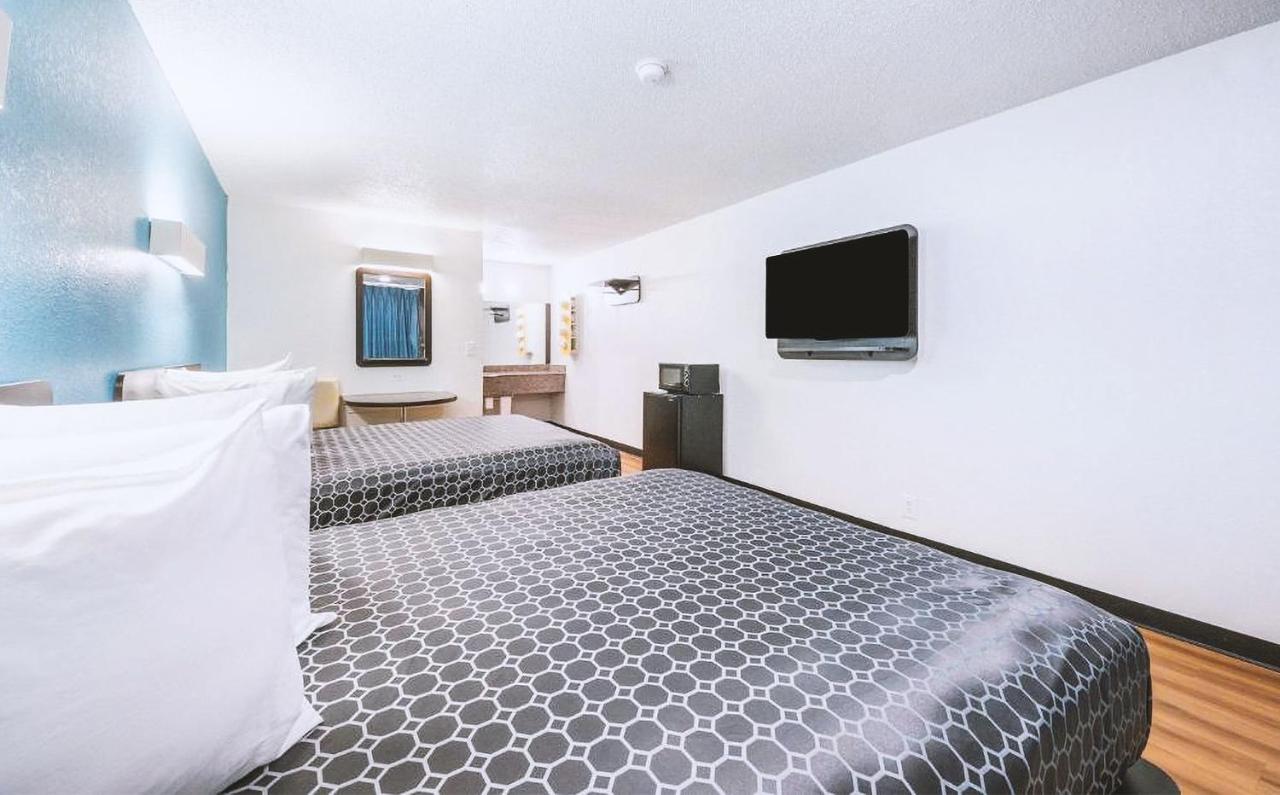  | Sky Palace Inn & Suites By Jasper Beeville