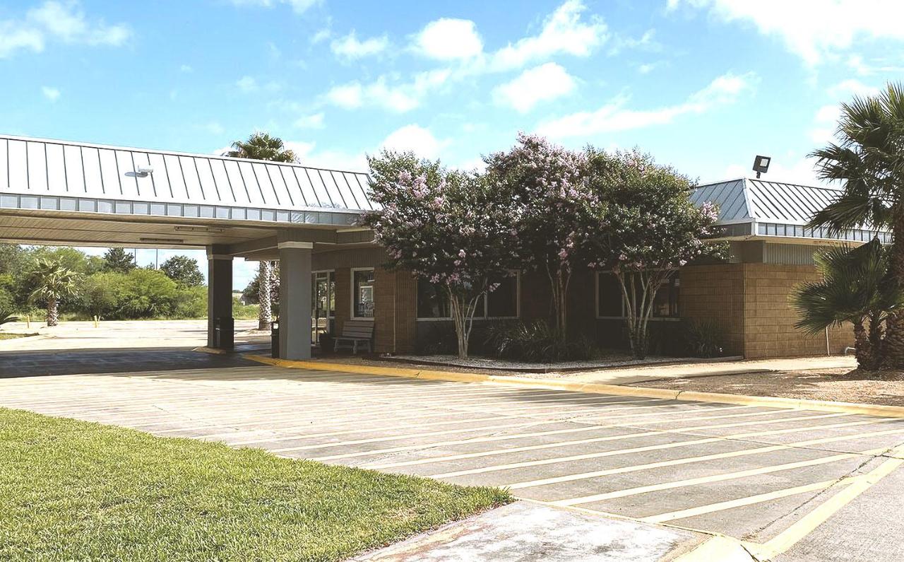  | Sky Palace Inn & Suites By Jasper Beeville