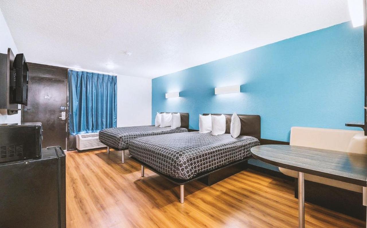  | Sky Palace Inn & Suites By Jasper Beeville