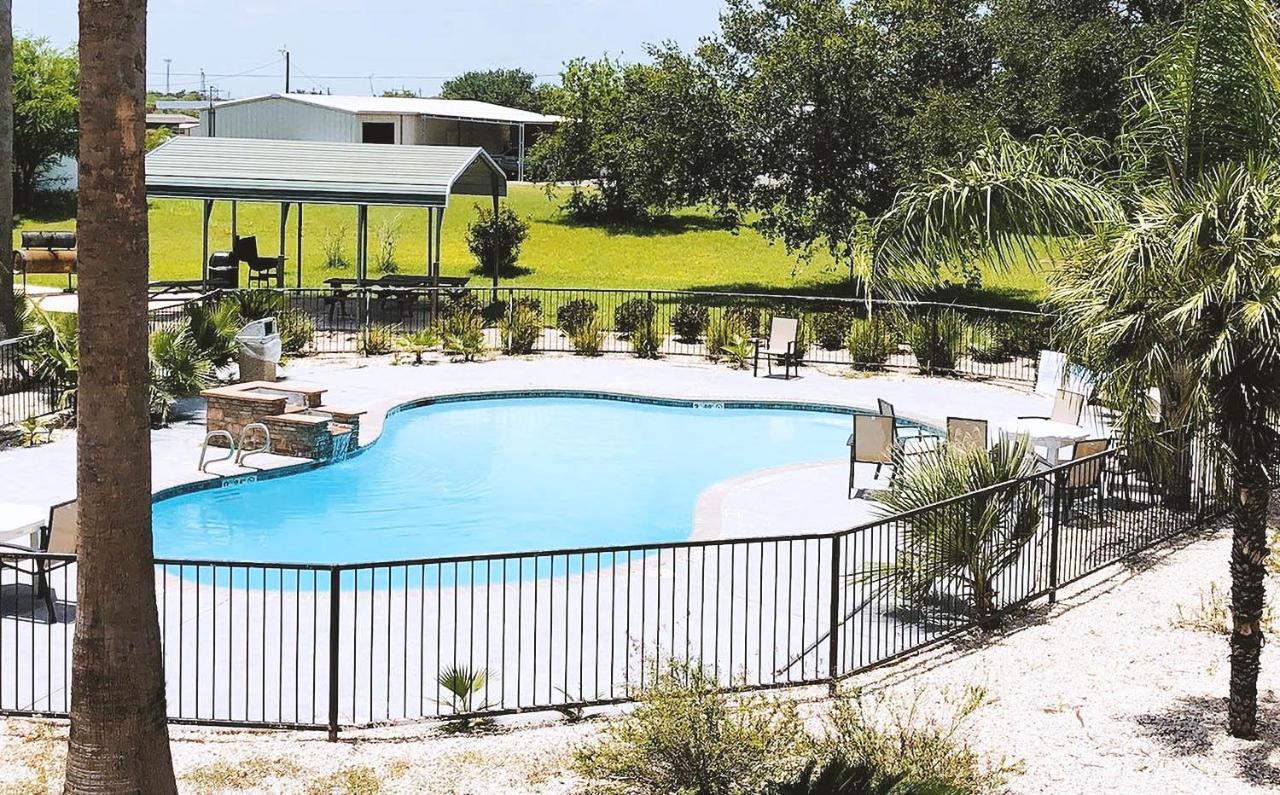  | Sky Palace Inn & Suites By Jasper Beeville