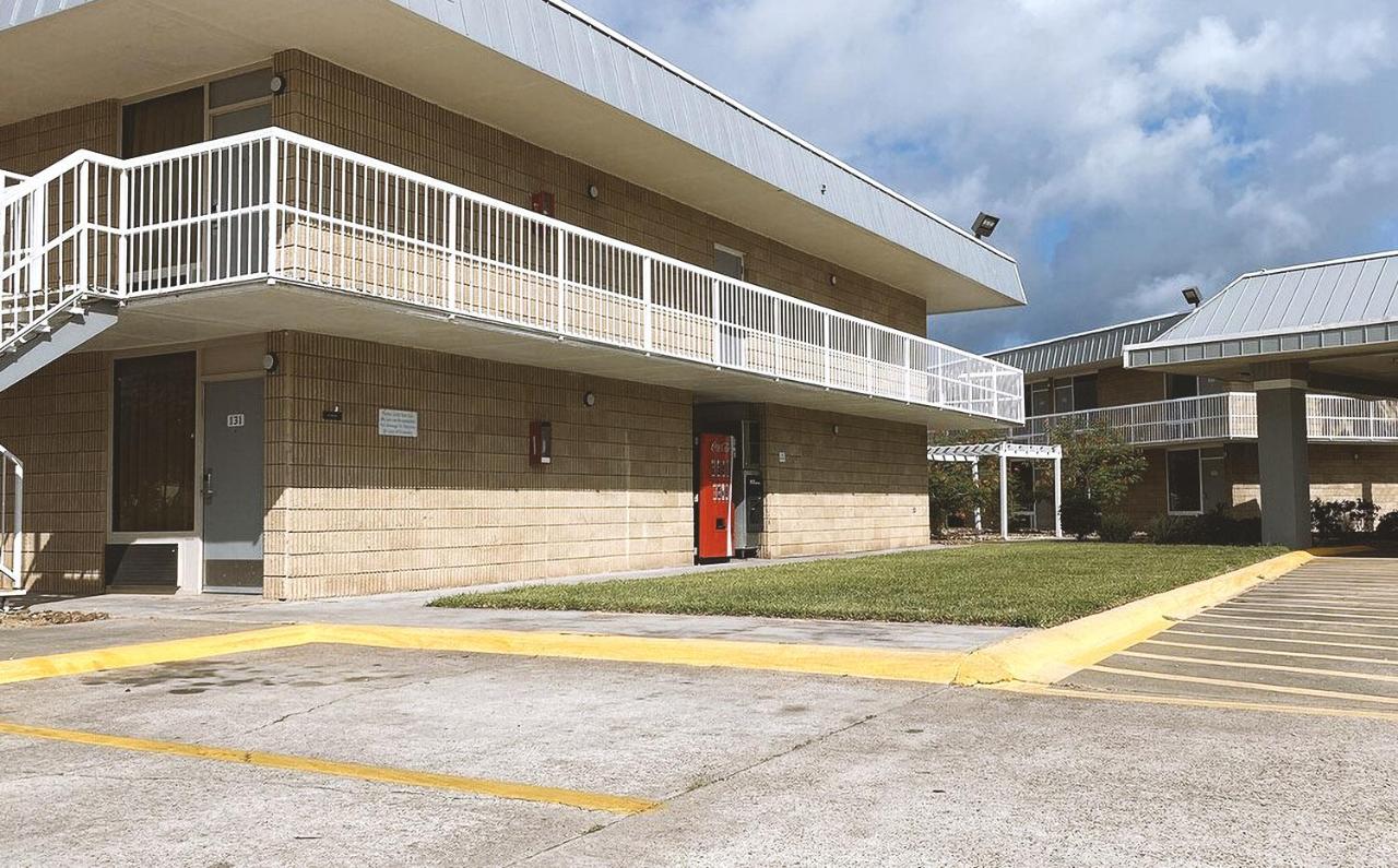  | Sky Palace Inn & Suites By Jasper Beeville