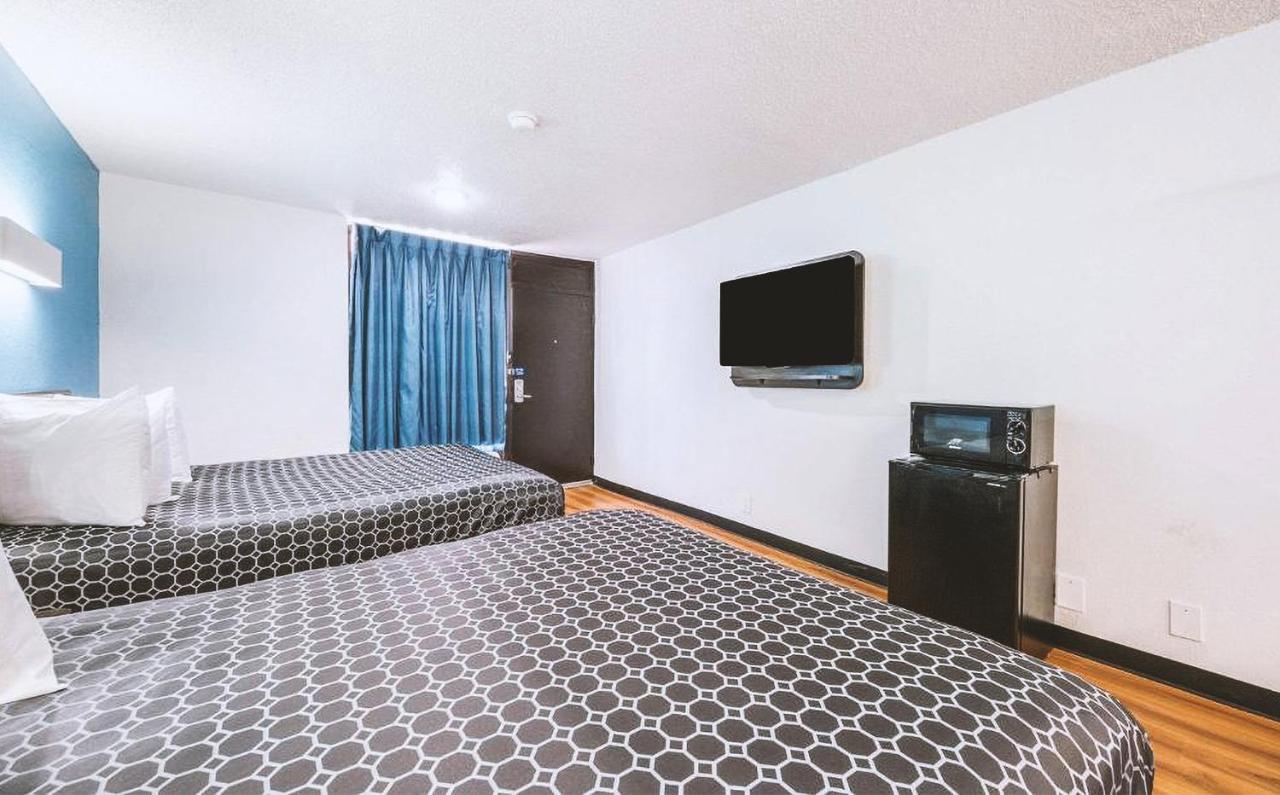  | Sky Palace Inn & Suites By Jasper Beeville