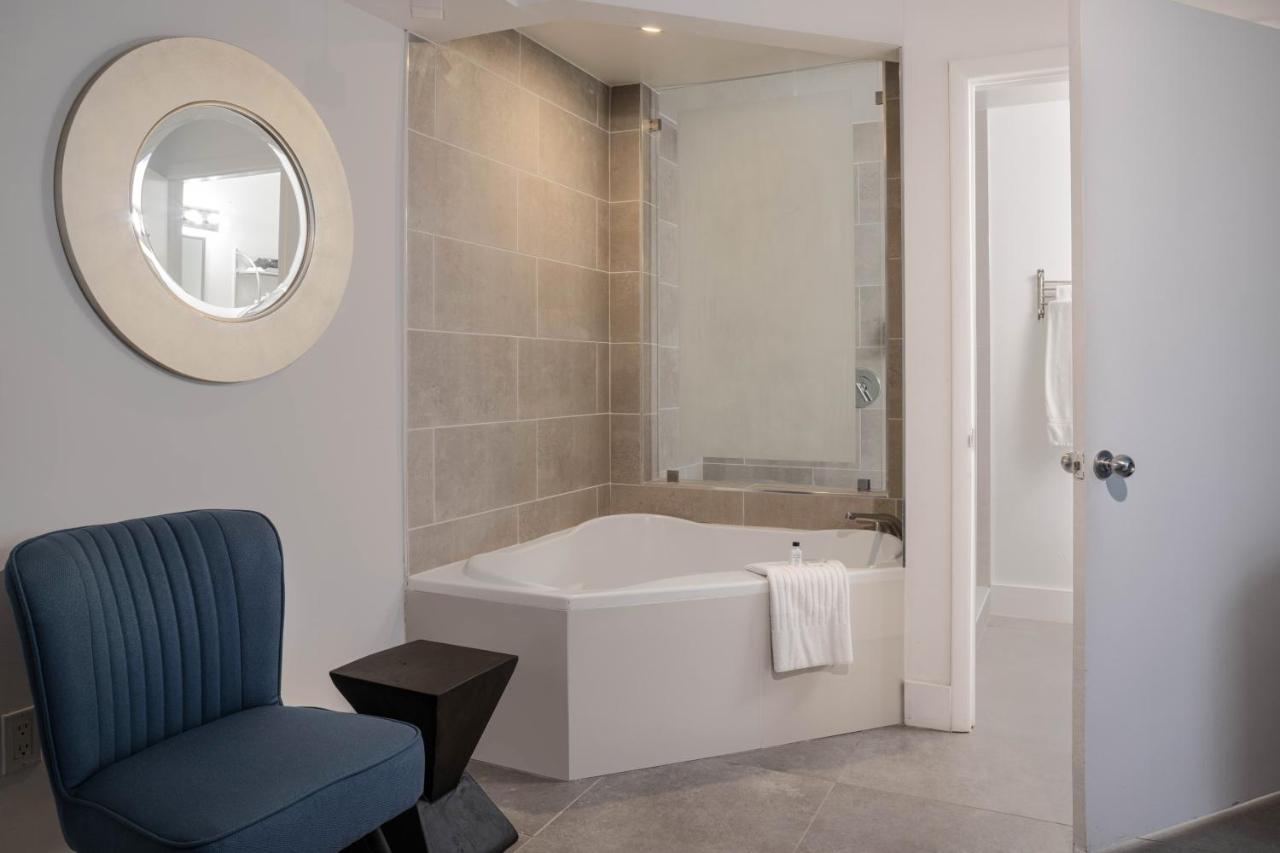 King Room with Jetted Tub - Non-Smoking at MB Hotel, Trademark Collection by Wyndham