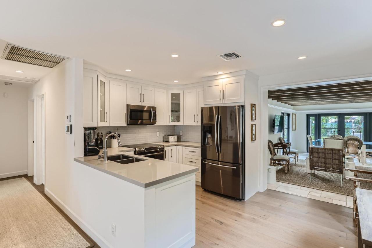 | Cortez Bungalow, 3 Bd, 2 Ba, private garden