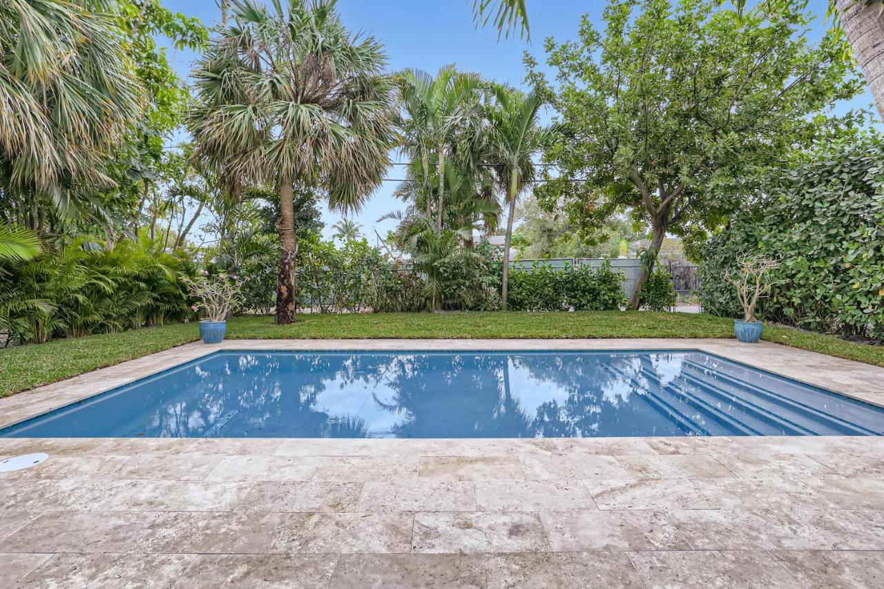 | Cortez Bungalow, 3 Bd, 2 Ba, private garden