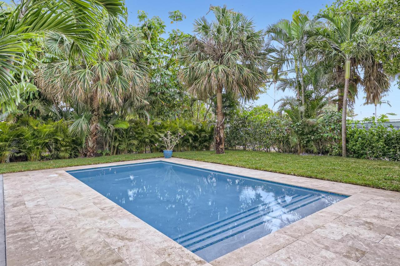 | Cortez Bungalow, 3 Bd, 2 Ba, private garden