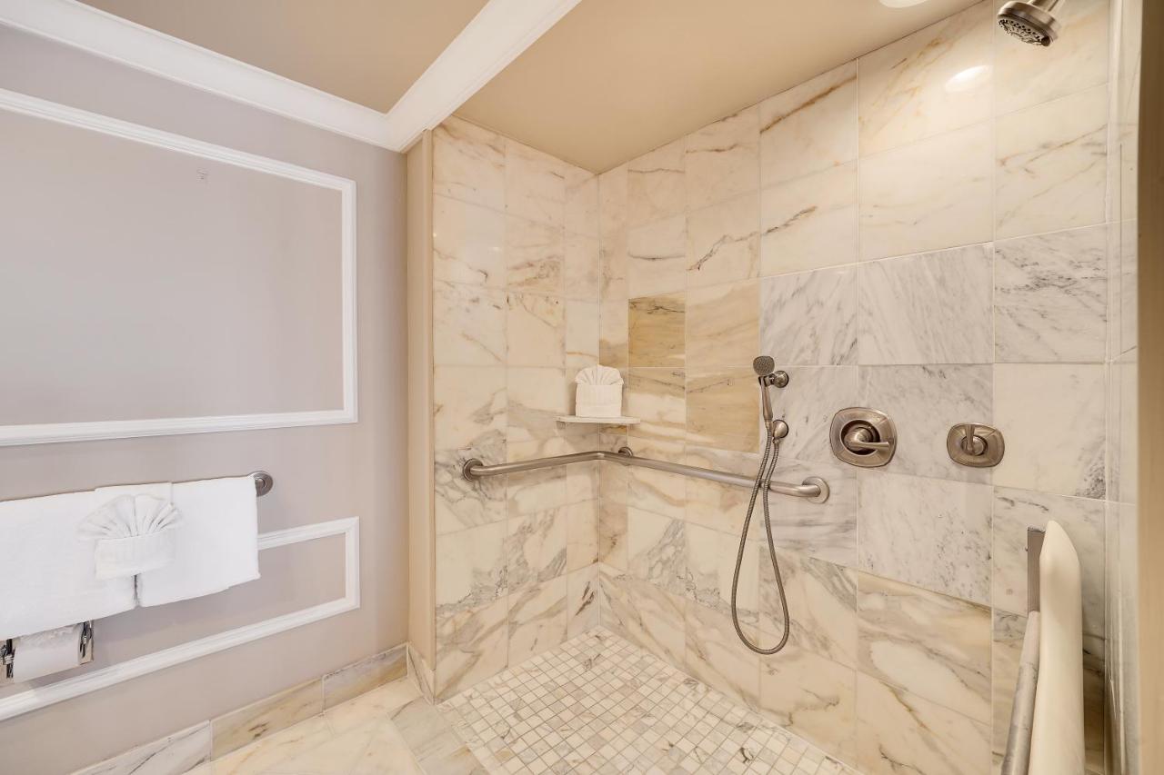 King Room with Roll-In Shower - Disability Access at Spindrift Inn