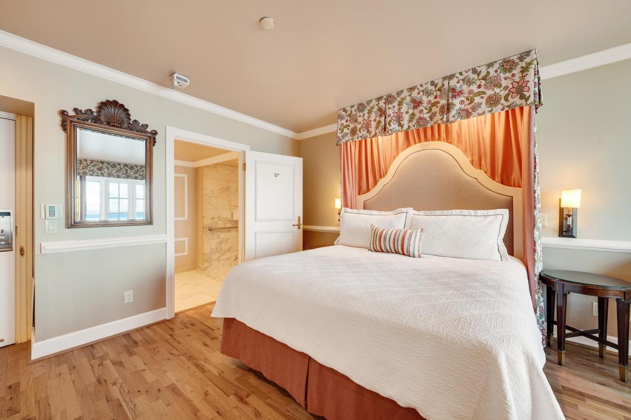 King Room with Roll-In Shower - Disability Access at Spindrift Inn