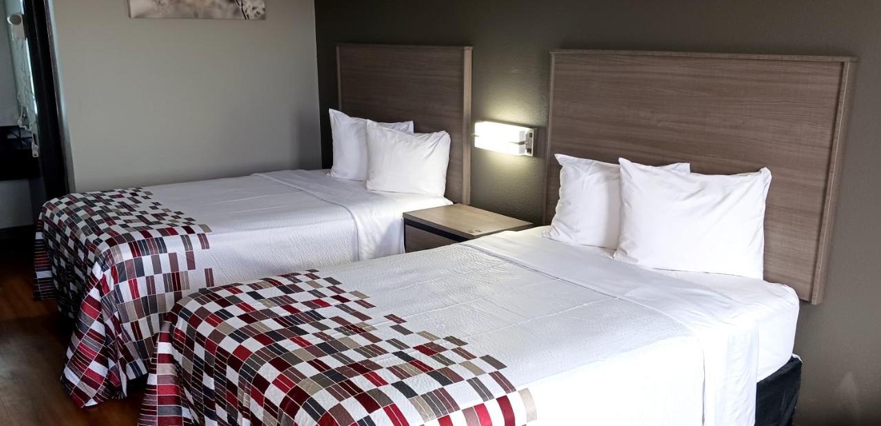 Deluxe Room with Two Double Beds Non-Smoking at Red Roof Inn Fort Worth West