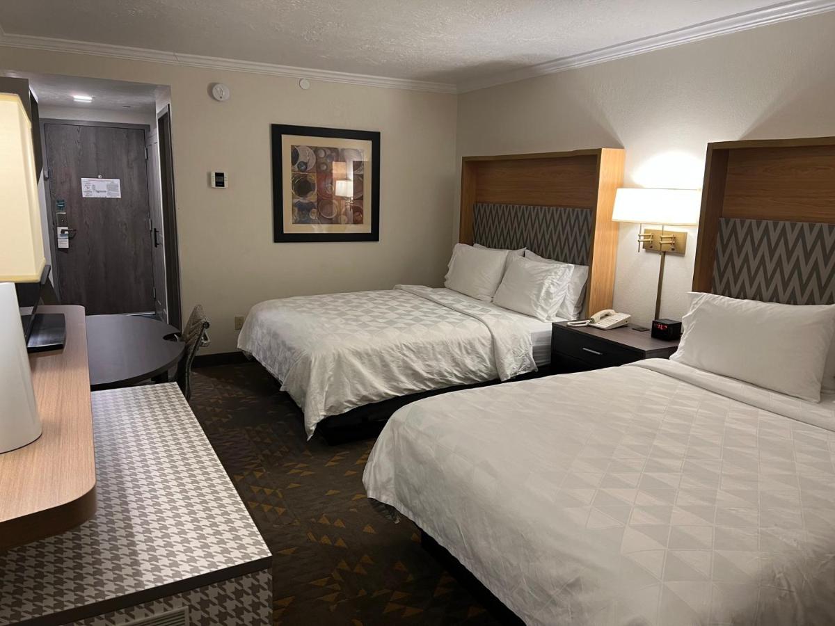 Queen Room with Two Queen Beds - Non-Smoking at Holiday Inn Rock Springs by IHG