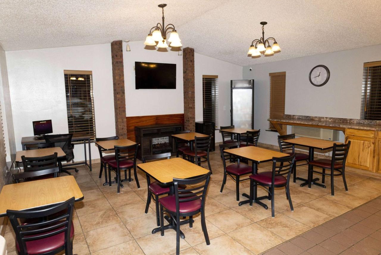 | Super 8 by Wyndham Missoula/Brooks Street