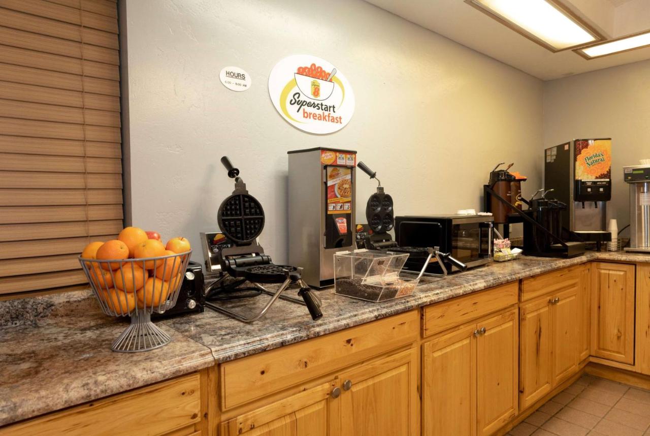 | Super 8 by Wyndham Missoula/Brooks Street