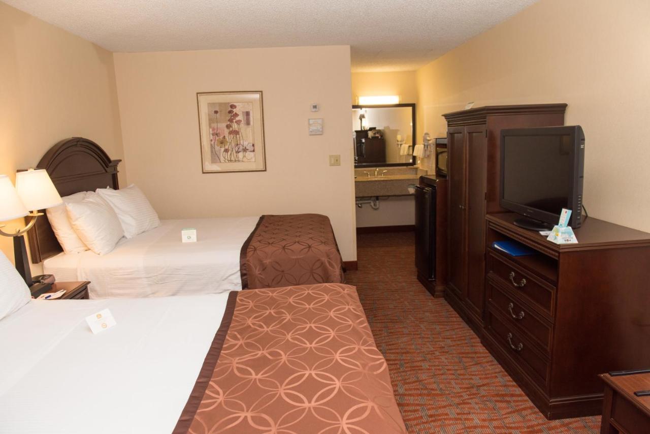 Queen Room with Two Queen Beds at MHO Inn & Suites