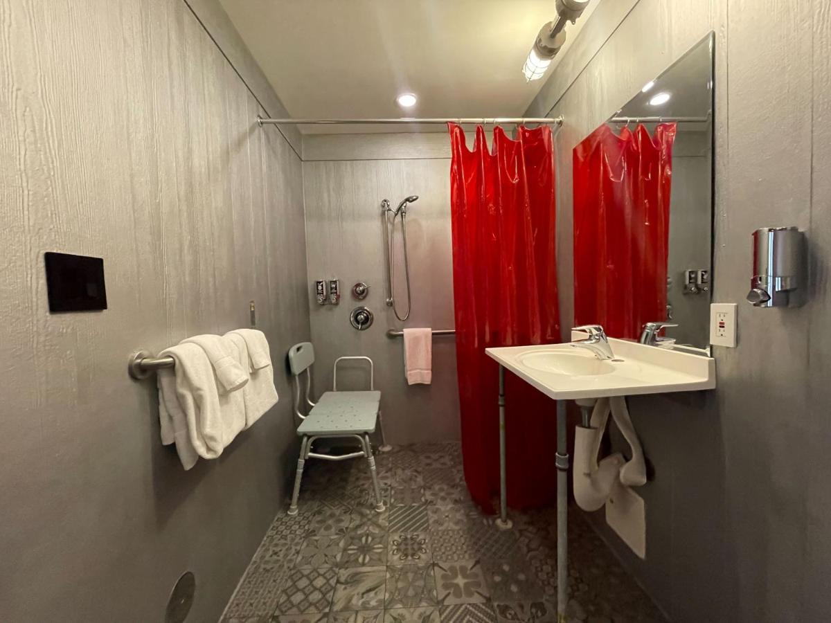 King Room - Disability Access at Hôtel Gaythering - Gay Hotel - All Adults Welcome