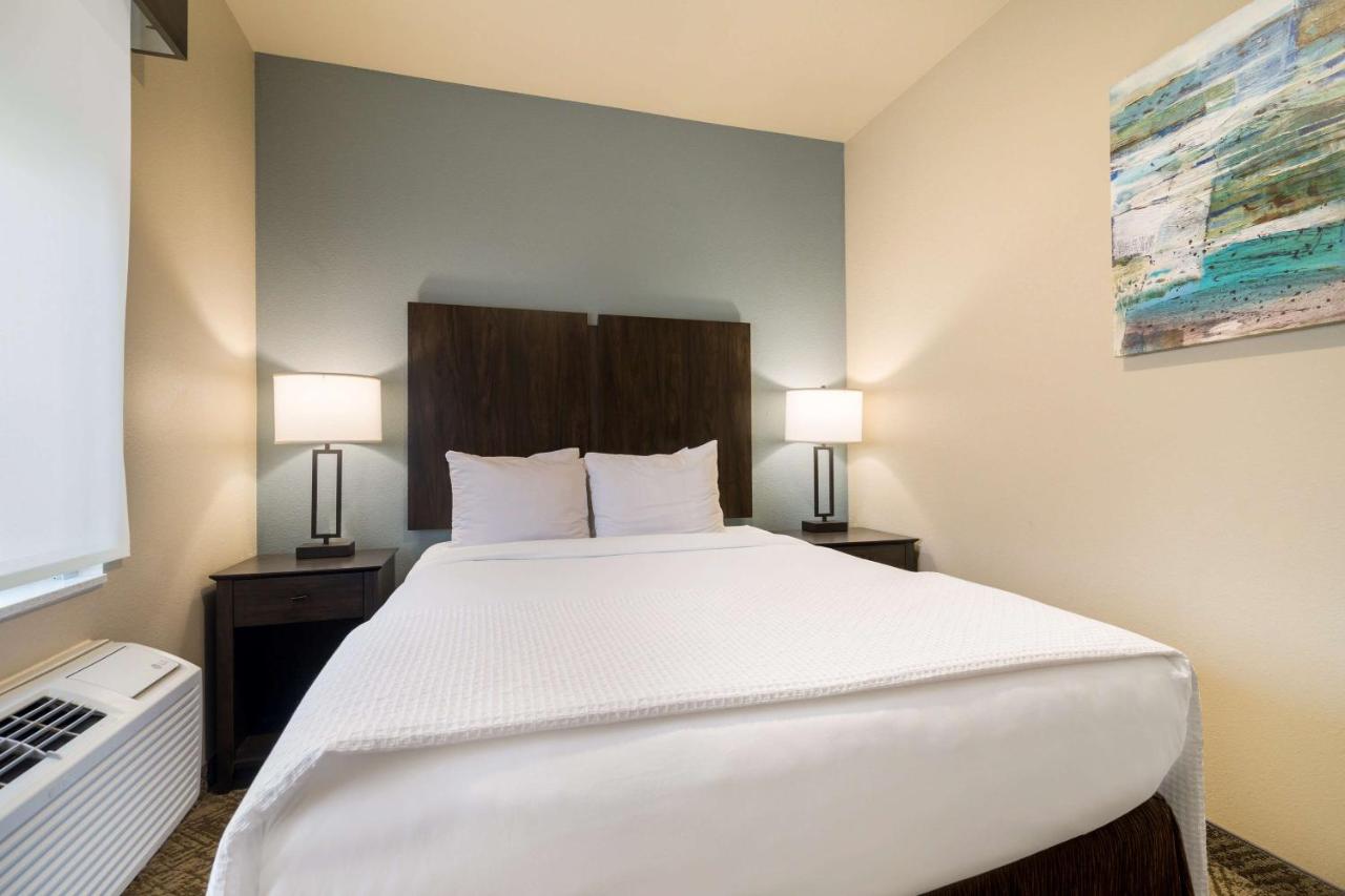 Suite with Three Queen Beds - Non-Smoking at Best Western Golden Spike Inn & Suites