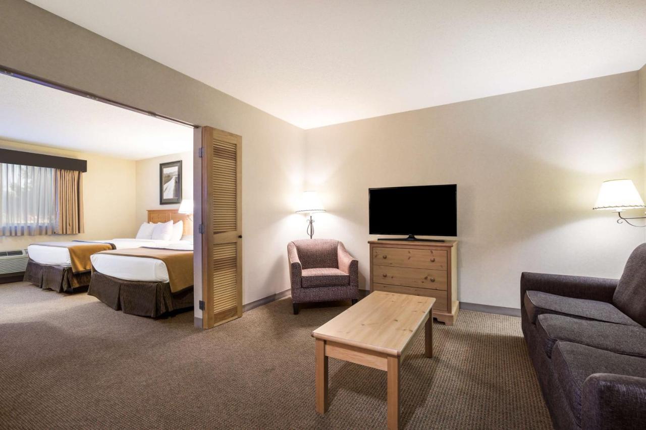 Queen Suite with Sofa Bed - Non-Smoking at Best Western Golden Spike Inn & Suites