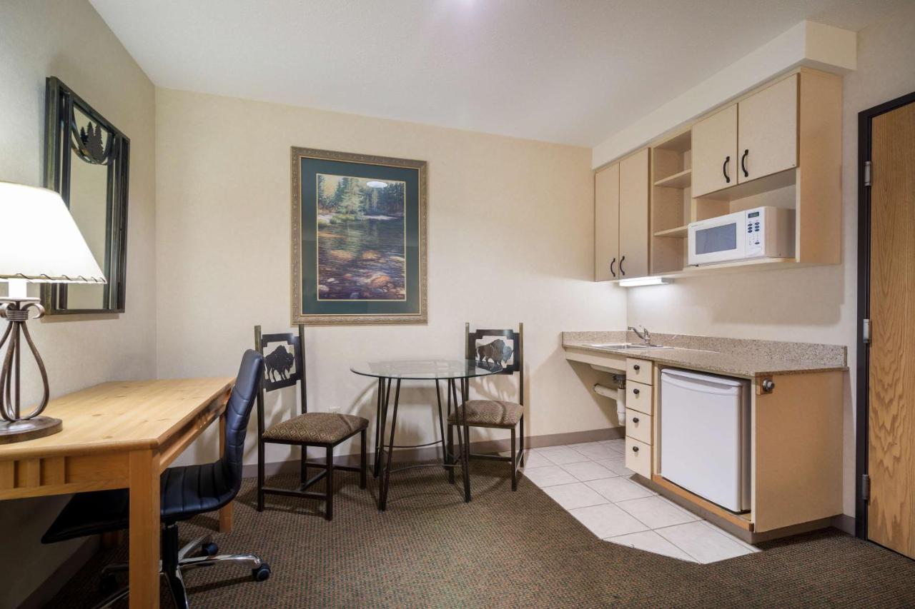 Queen Suite with Two Queen Beds - Disability Access/Non-Smoking at Best Western Golden Spike Inn & Suites