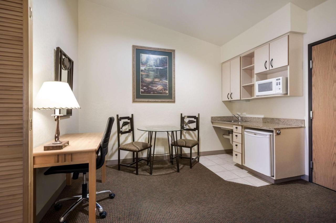 Queen Suite with Two Queen Beds - Disability Access at Best Western Golden Spike Inn & Suites