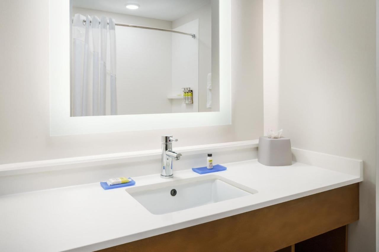 Suite at Holiday Inn Express & Suites Oakhurst - Yosemite Park Area by IHG