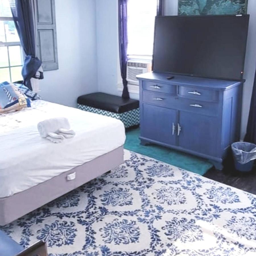  | Room in Apartment - Blue Room in Delaware