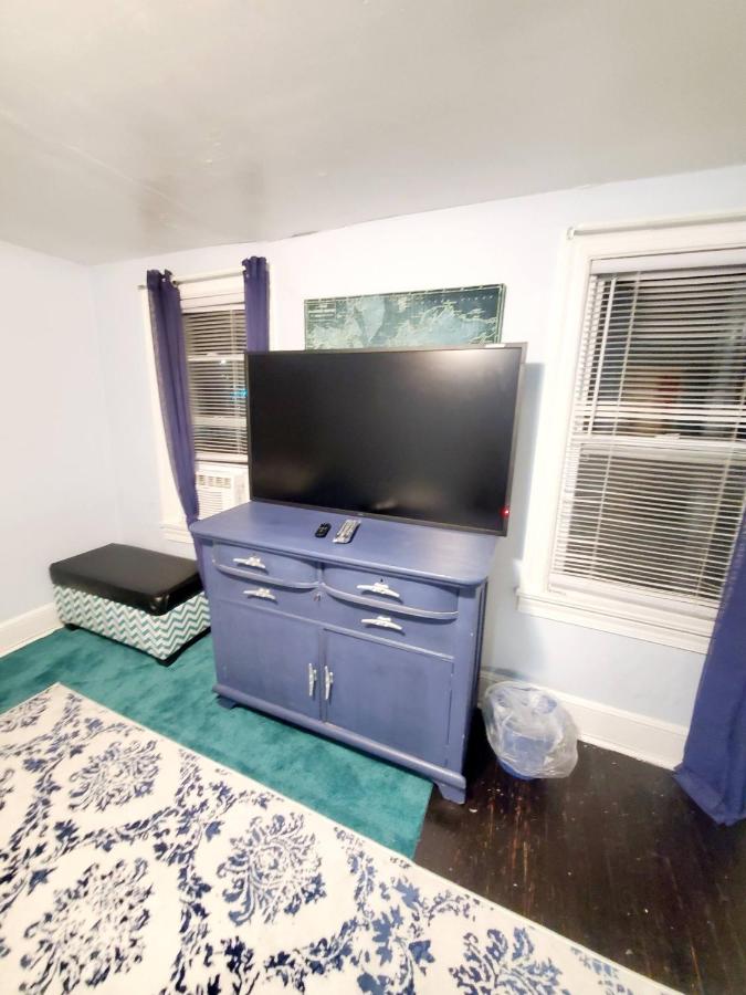  | Room in Apartment - Blue Room in Delaware