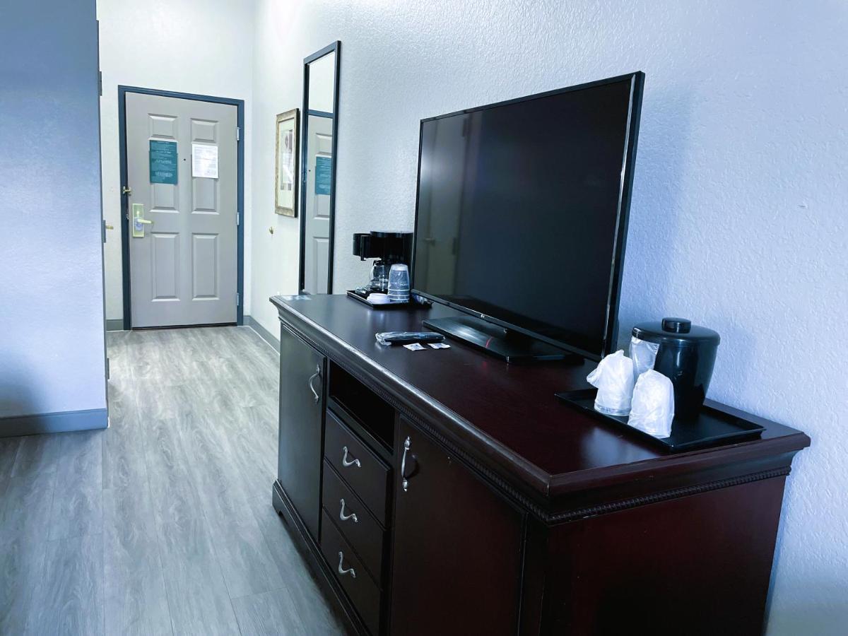 King Studio Suite with Sofa Bed - Non-Smoking at Country Inn & Suites by Radisson, Albany, GA