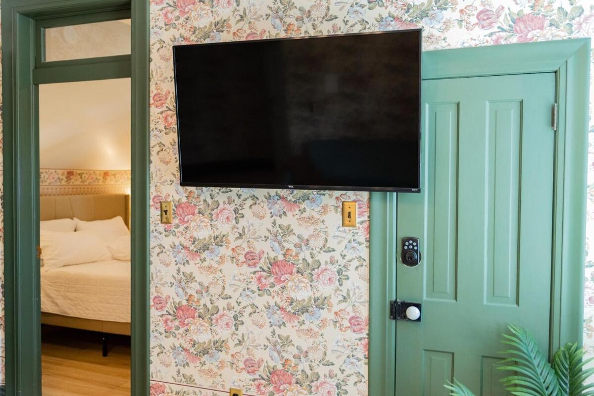 | Suite 2 Historic Art City Inn