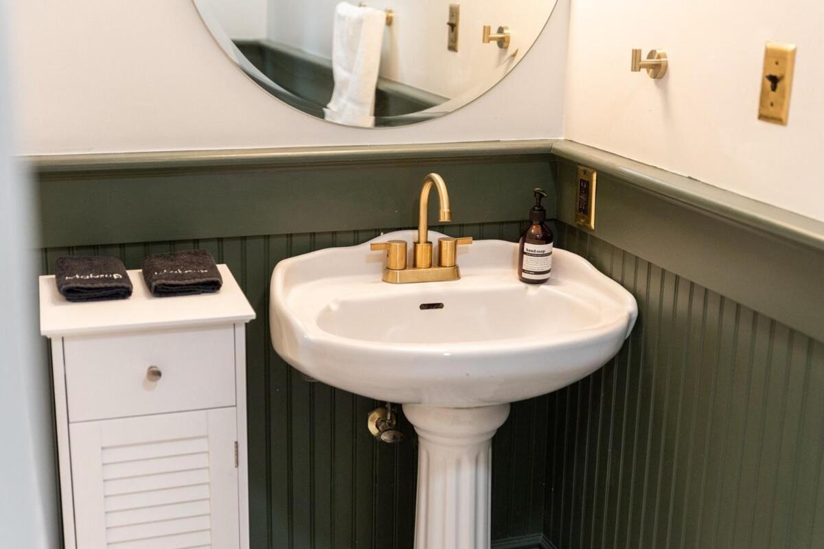 | Suite 2 Historic Art City Inn