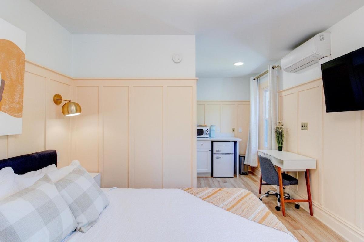 | Suite 10 Historic Art City Inn