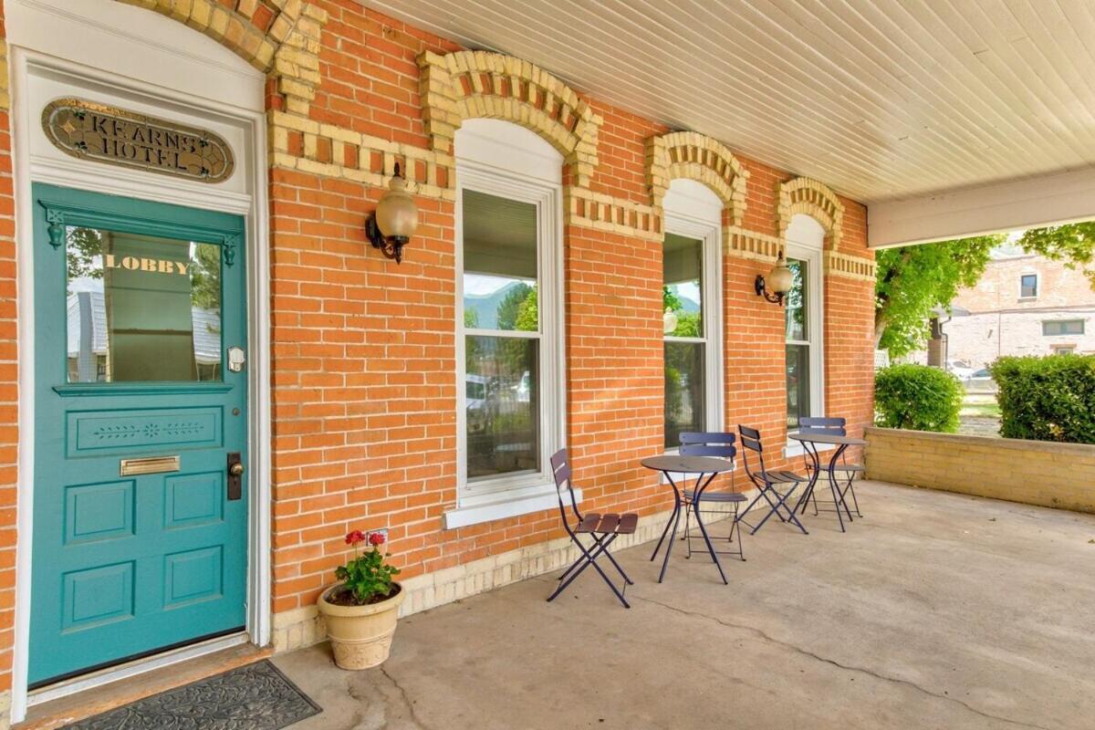 | Suite 10 Historic Art City Inn