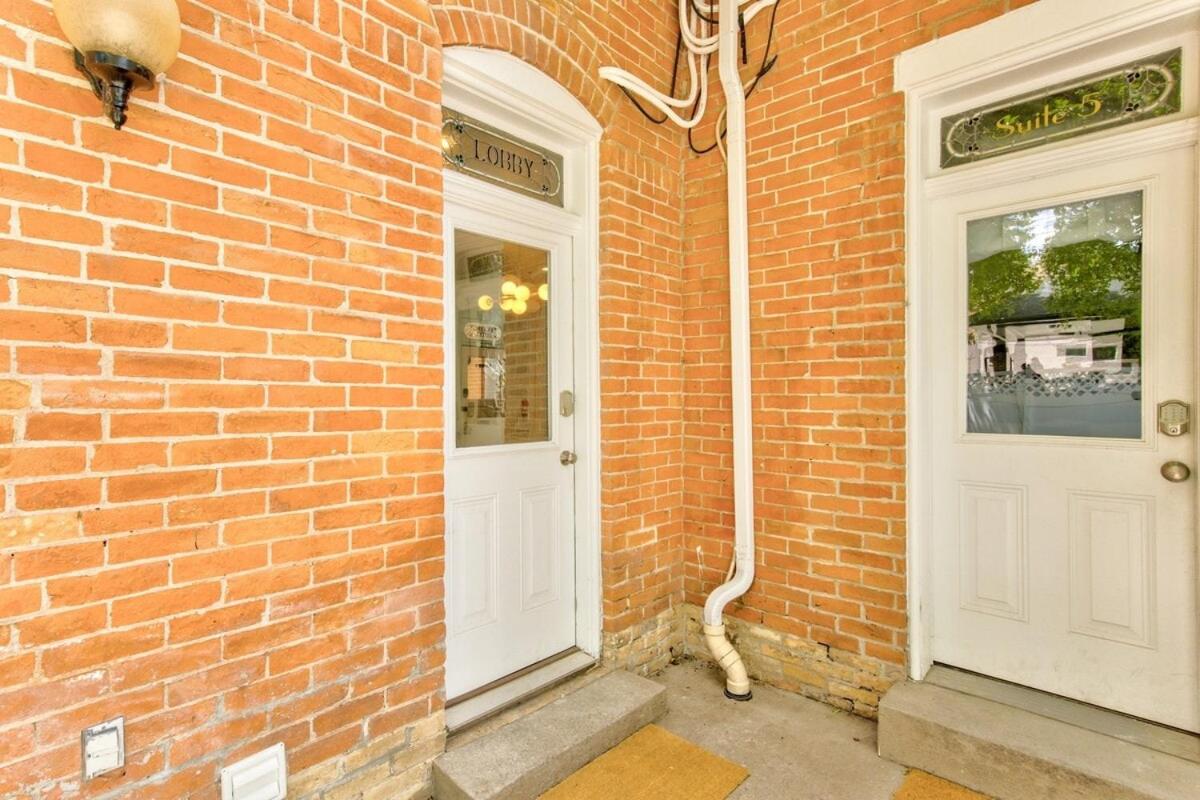 | Suite 10 Historic Art City Inn