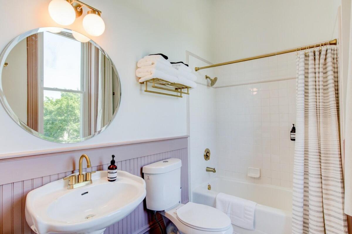| Suite 4 Historic Art City Inn