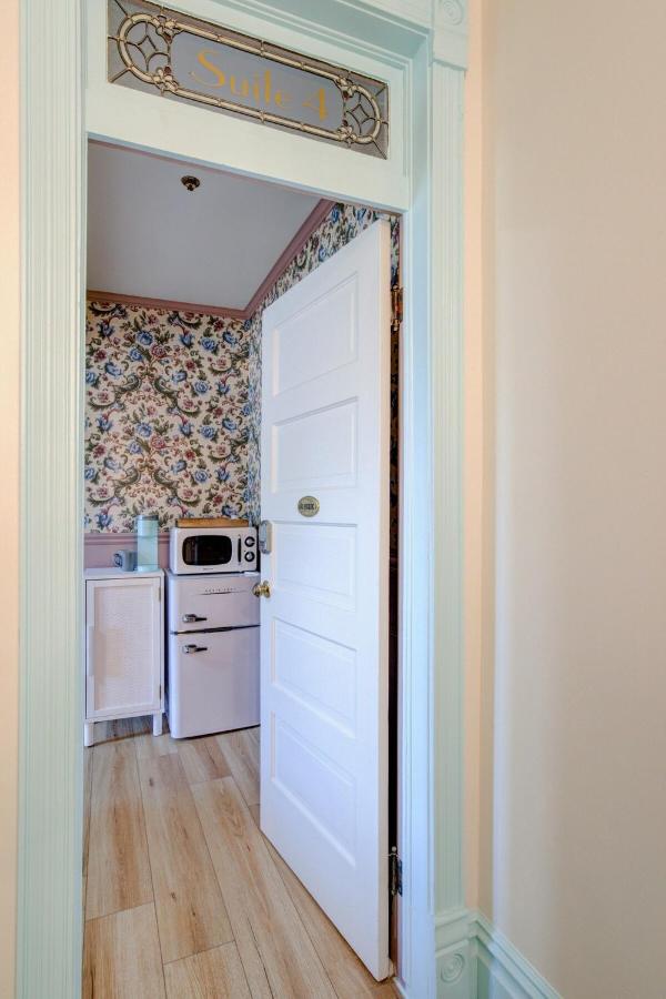 | Suite 4 Historic Art City Inn