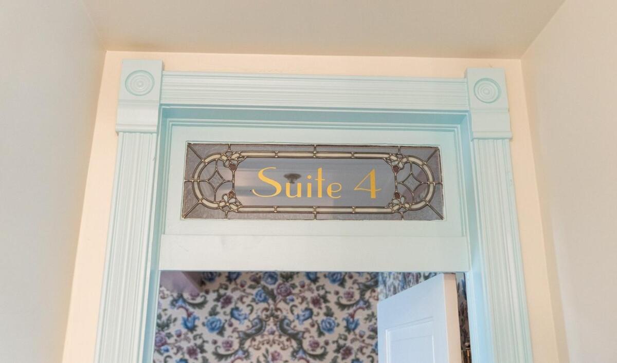 | Suite 4 Historic Art City Inn