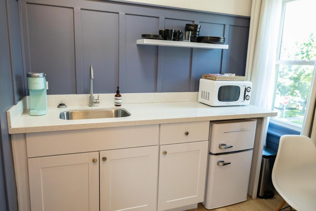 | Suite 11 Historic Art City Inn