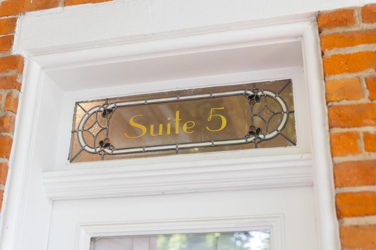 | Suite 5 Historic Art City Inn