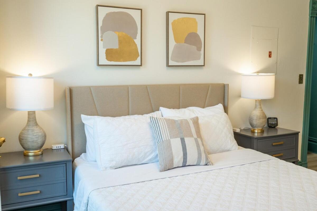 | Suite 8 Historic Art City Inn
