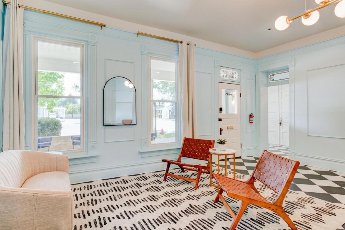 | Suite 8 Historic Art City Inn