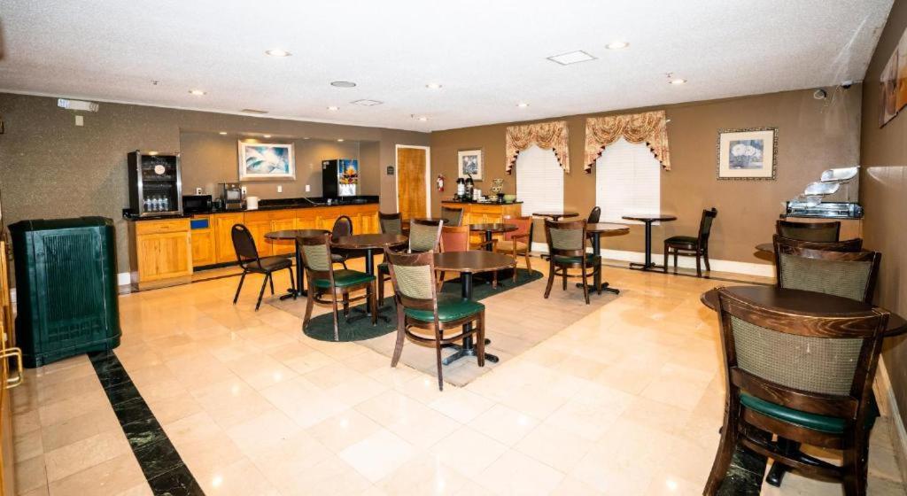 | Econo Lodge