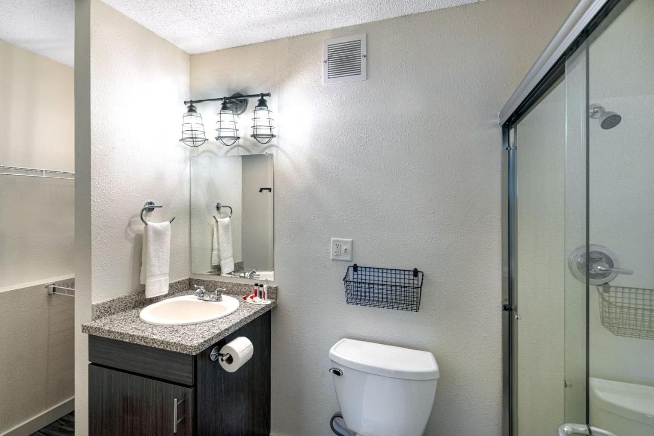 Queen Room with Two Queen Beds - Non-Smoking at Hillside Crossing Nashville