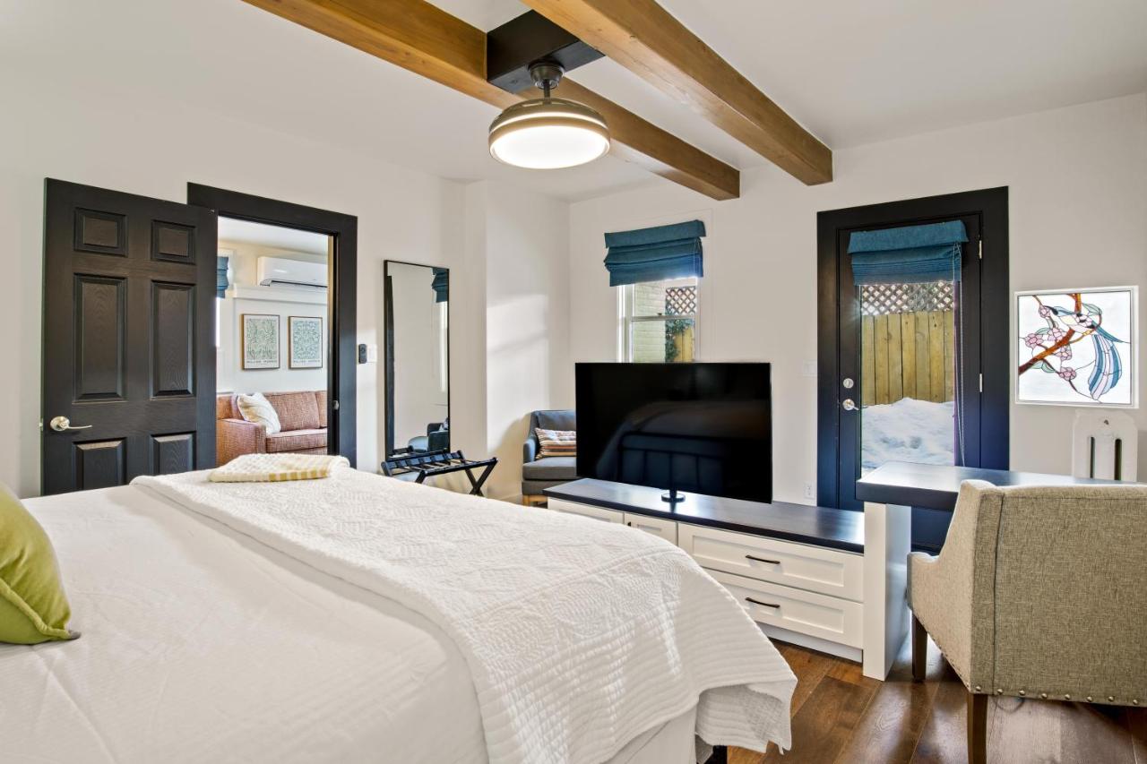 Deluxe King Suite at Bespoke Inn Flagstaff