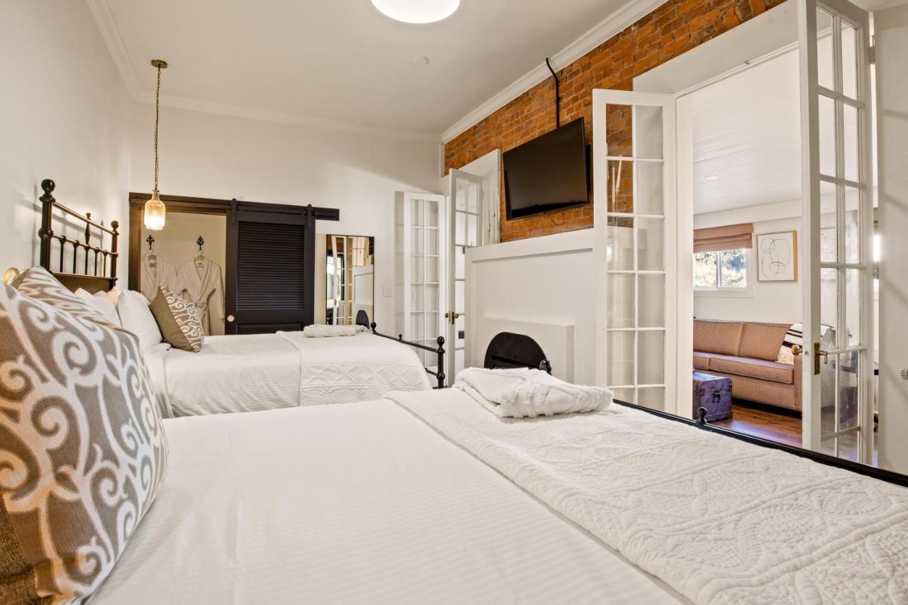 Deluxe Suite at Bespoke Inn Flagstaff