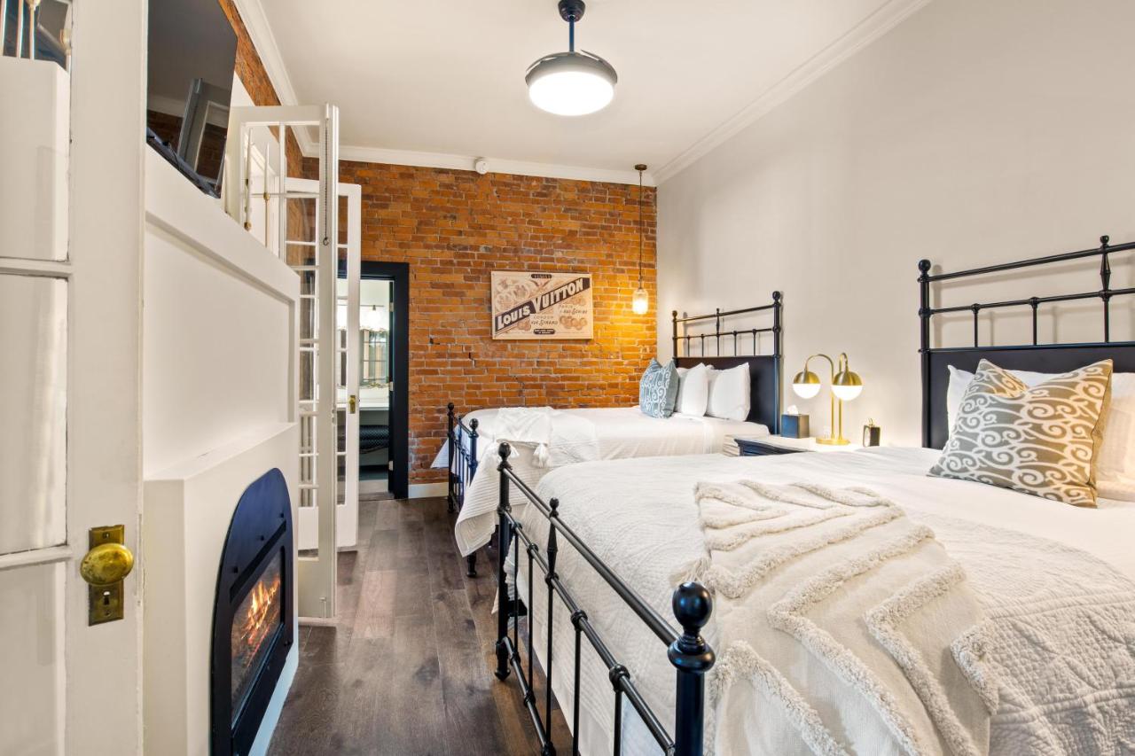 Deluxe Suite at Bespoke Inn Flagstaff