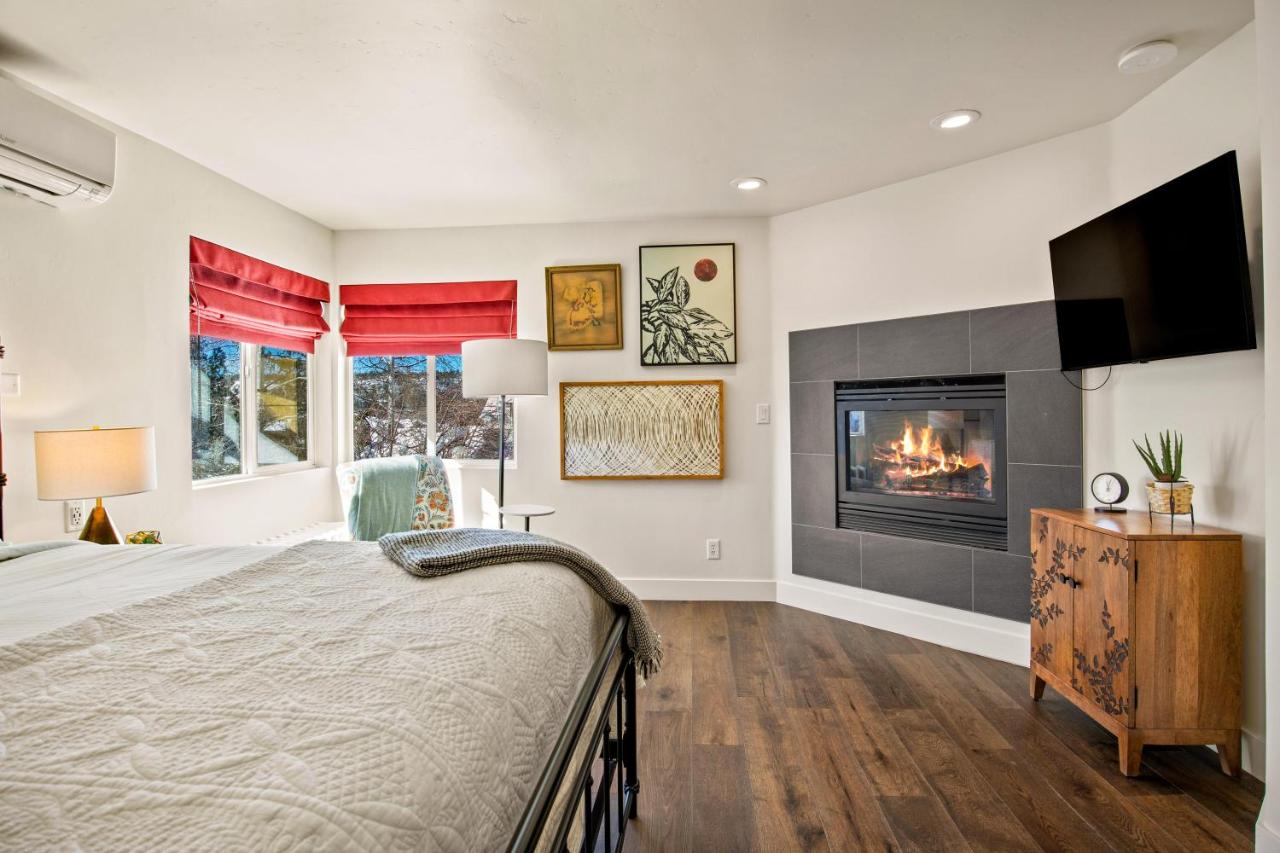 Standard King Room at Bespoke Inn Flagstaff