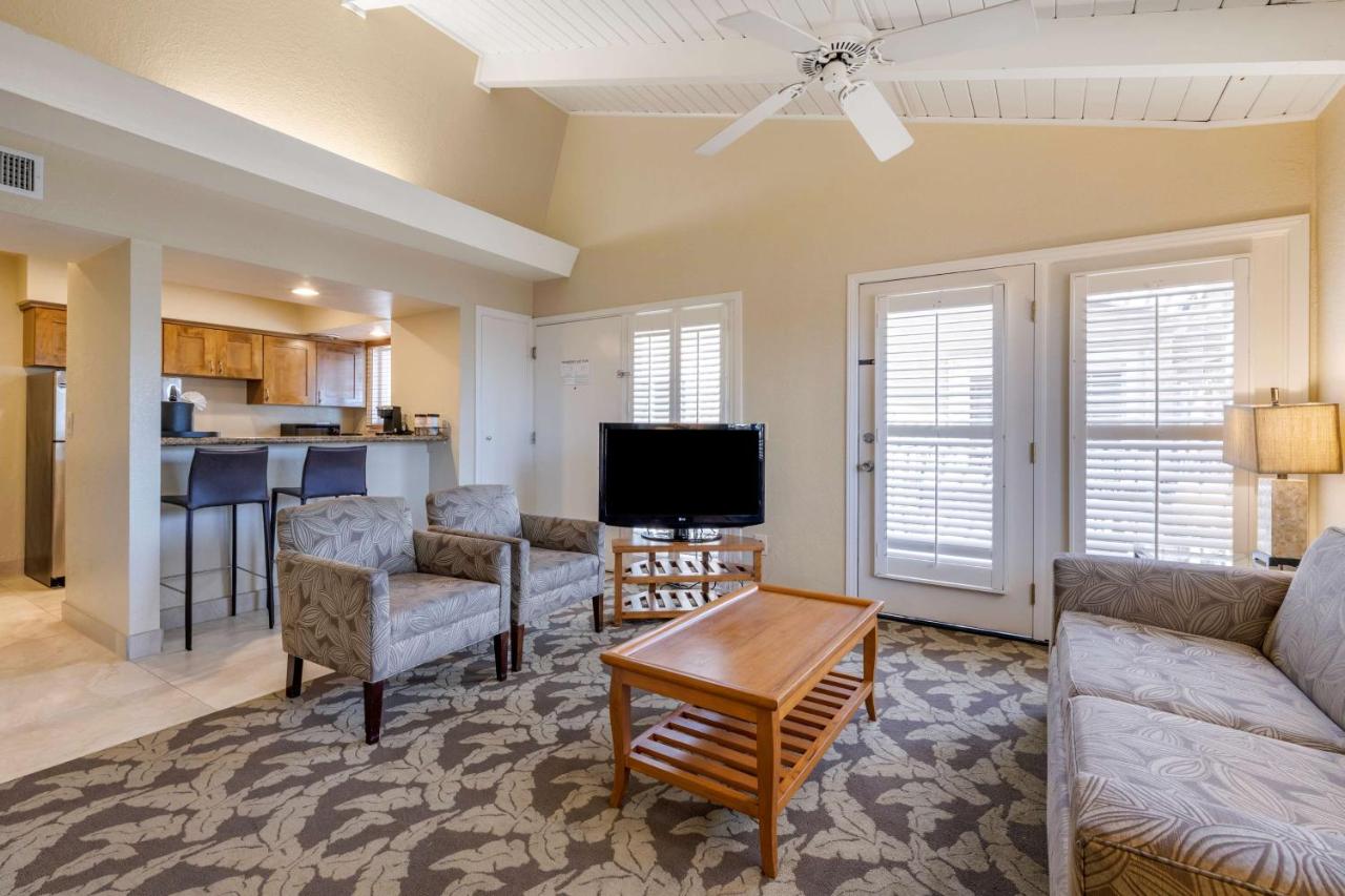 Deluxe Queen Suite with Two Queen Beds with Marina View at Best Western Plus Island Palms Hotel & Marina