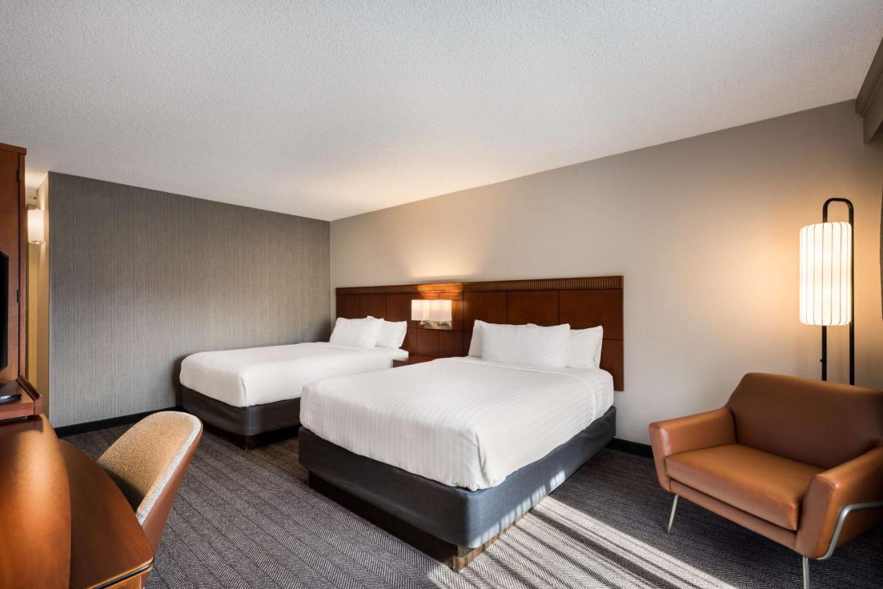 Guestroom Two Queens at Sonesta Select San Jose Airport