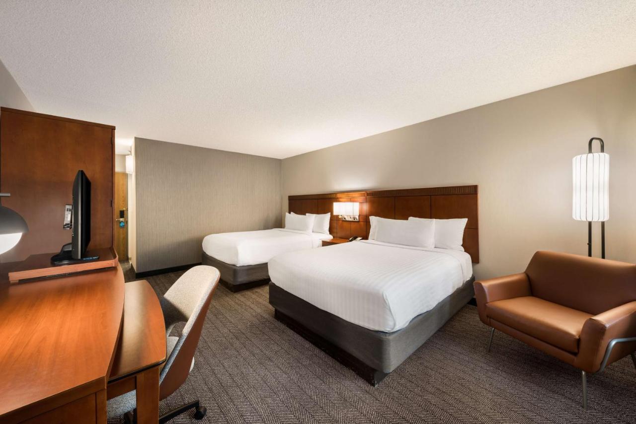 Hearing Accessible Guestroom Two Queens at Sonesta Select San Jose Airport